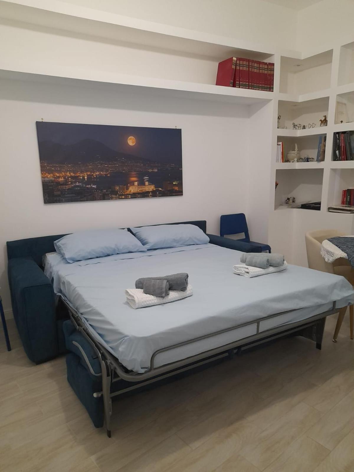 Appartement Pastel Blue House X 5 People In Corso Above Metro Montesanto à Naples Extérieur photo